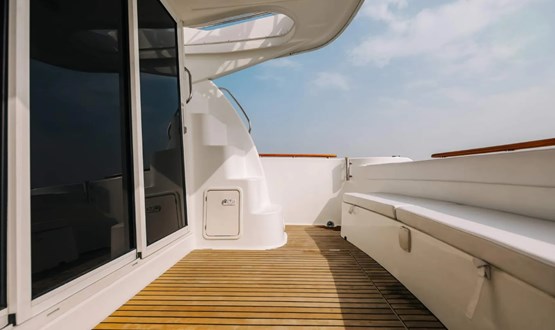 Jeannea Prestige 32ft | AED600/Hour